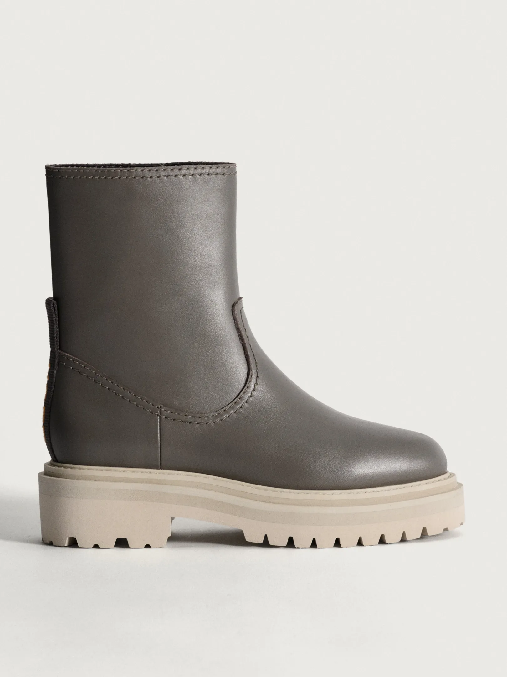 office_grauer_lederstiefe_0.webp Shop HOFF OFFICE GRAUER LEDERSTIEFEL